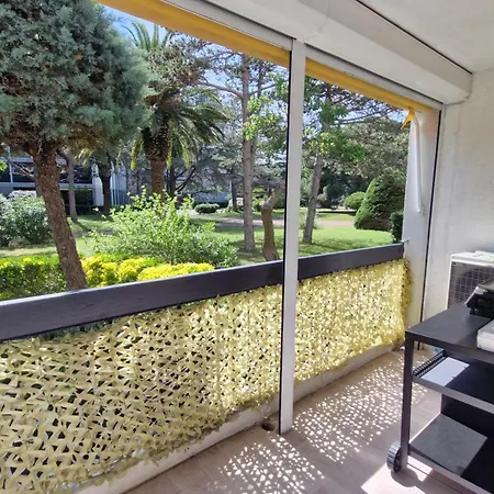 Apartment Grand T3 Face Au Parc Et A 2 Min Du Port Et De La Wifi Parking Privatif 3 Etoiles A L'office Du Tourisme Saint-Cyprien (Pyrenees-Orientales)